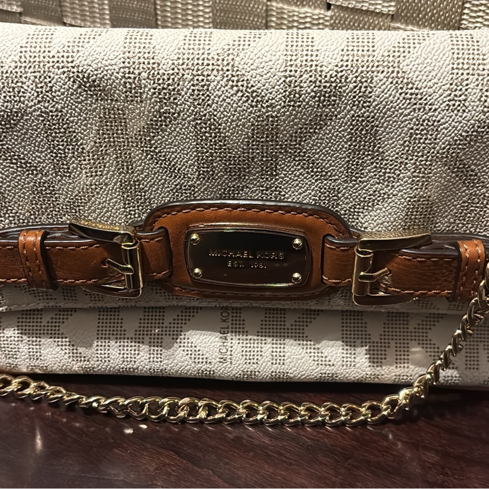 MK clutch
